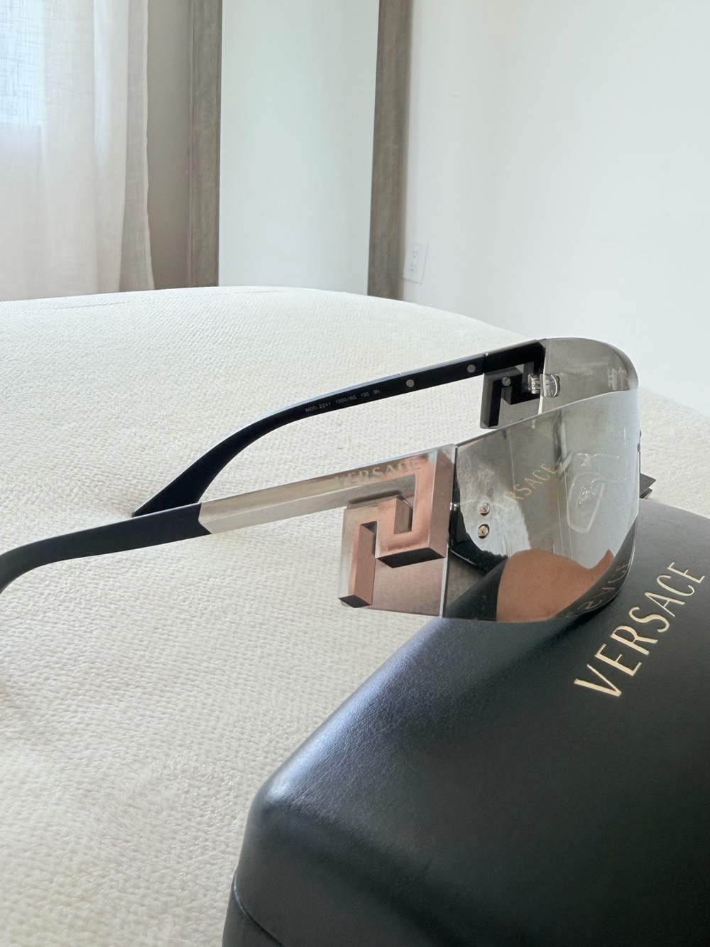 Versace VE2241 in Silver Mirror frameless - Picture 3 of 3